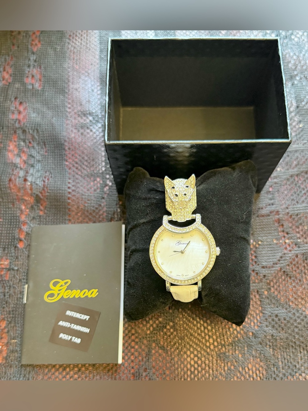 Women's Genoa white band watch